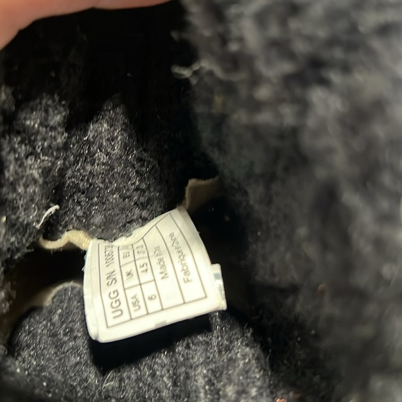 UGG CAMBRIDGE Women's Black Metallic Ankle Boots size 6 - Picture 9 of 11